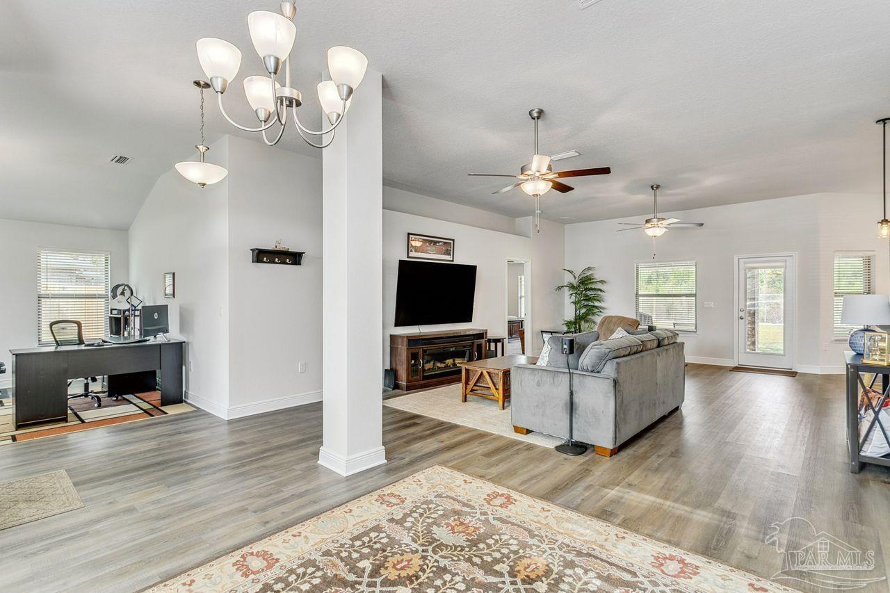 6087 Parsonage Circle Milton, FL 32570 - Photo 10 of 37