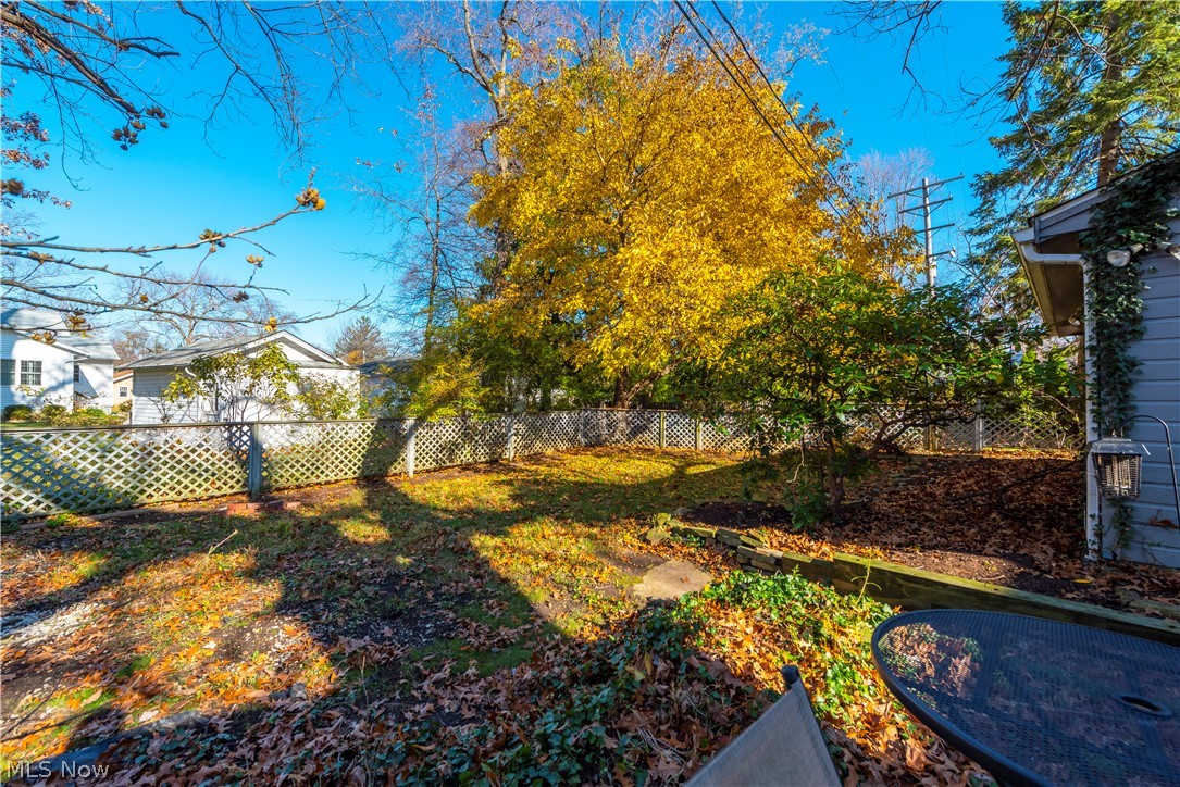 24224 Russell Road Bay Village, OH 44140 - Photo 27 of 34