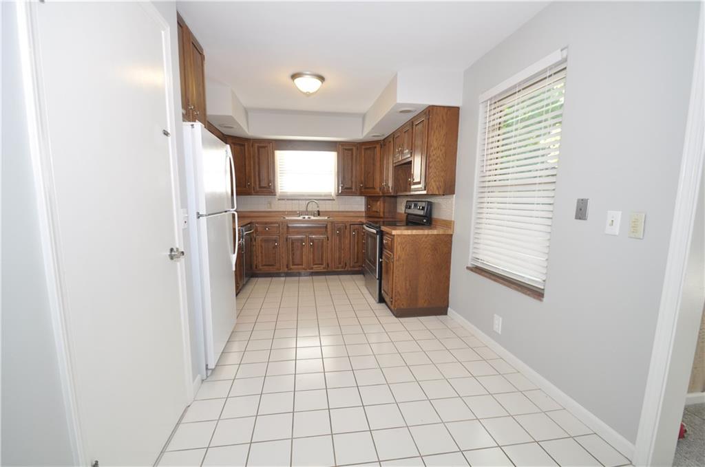 6830 Willow Road Indianapolis, IN 46220 - Photo 12 of 33 Gallery Image 12