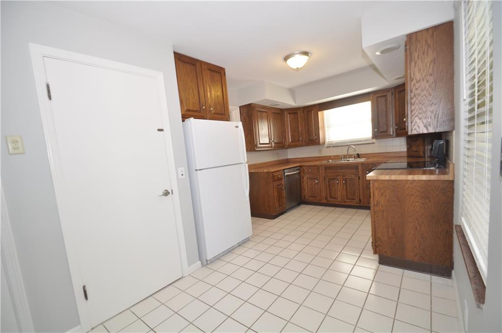 6830 Willow Road Indianapolis, IN 46220 - Photo 13 of 33 Gallery Image 13