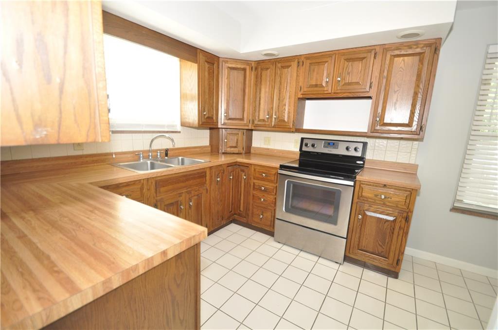 6830 Willow Road Indianapolis, IN 46220 - Photo 14 of 33 Gallery Image 14