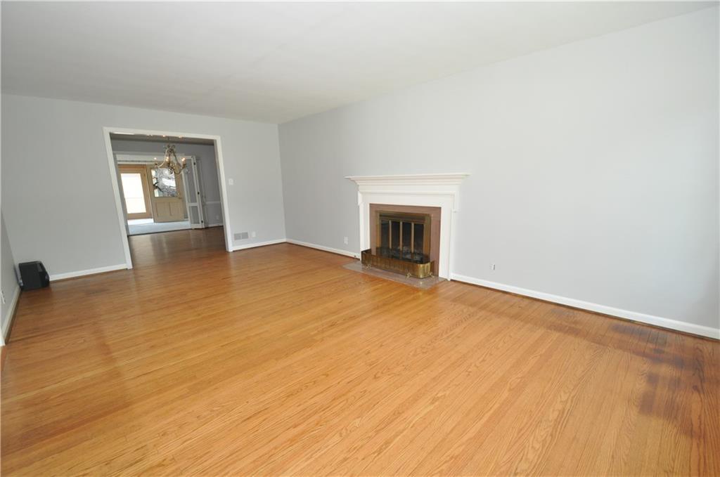 6830 Willow Road Indianapolis, IN 46220 - Photo 3 of 33 Gallery Image 3
