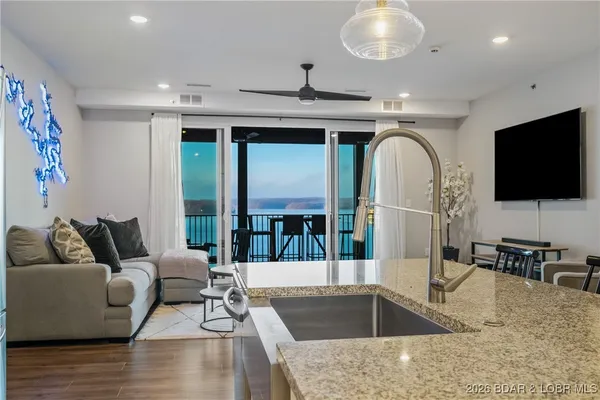 $600,000 | 4910 Worldmark Drive, Unit 4C, Osage Beach, MO 65065