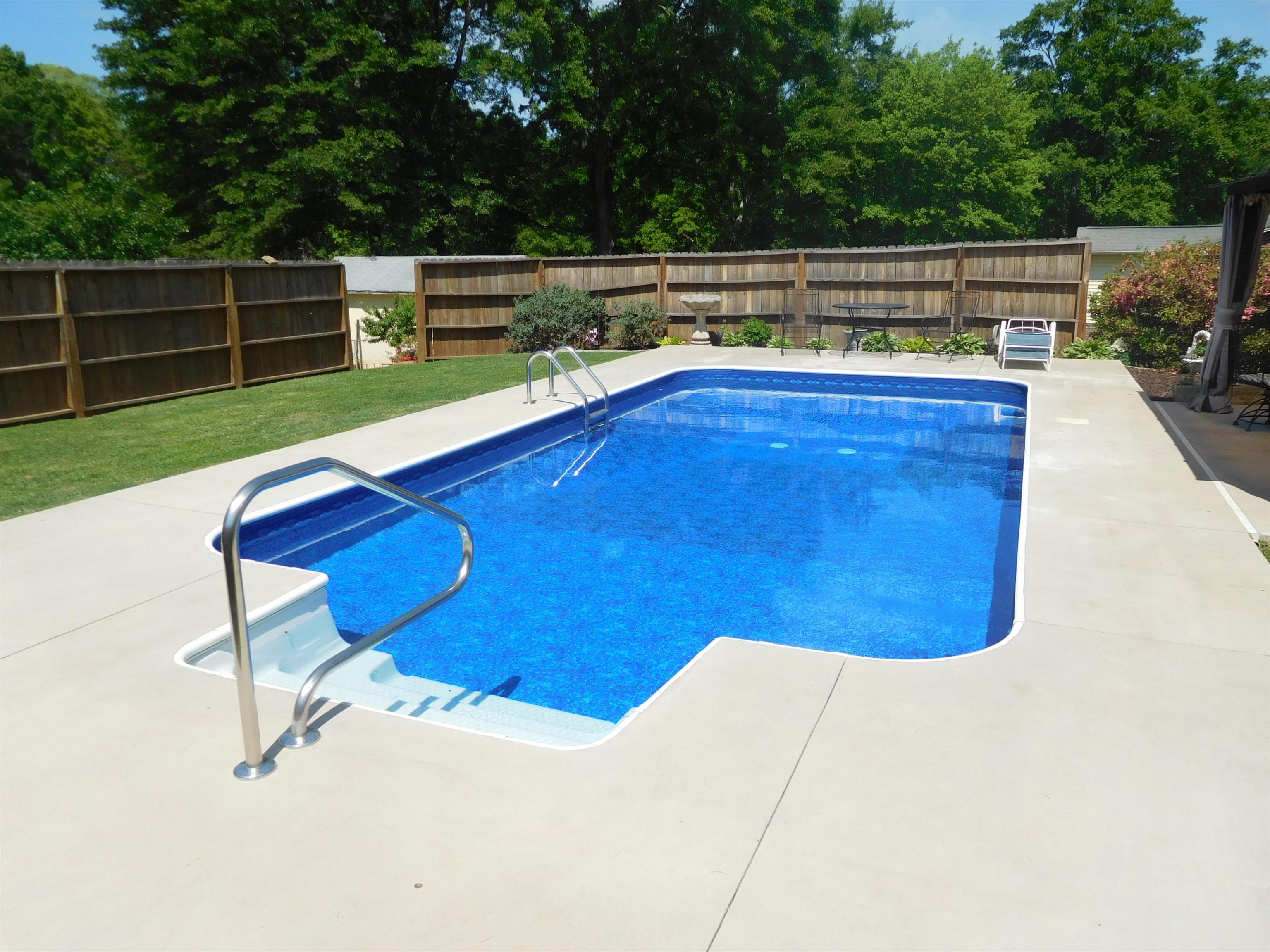 802 Thompson Street Gaffney, SC 29340 - Photo 17 of 23