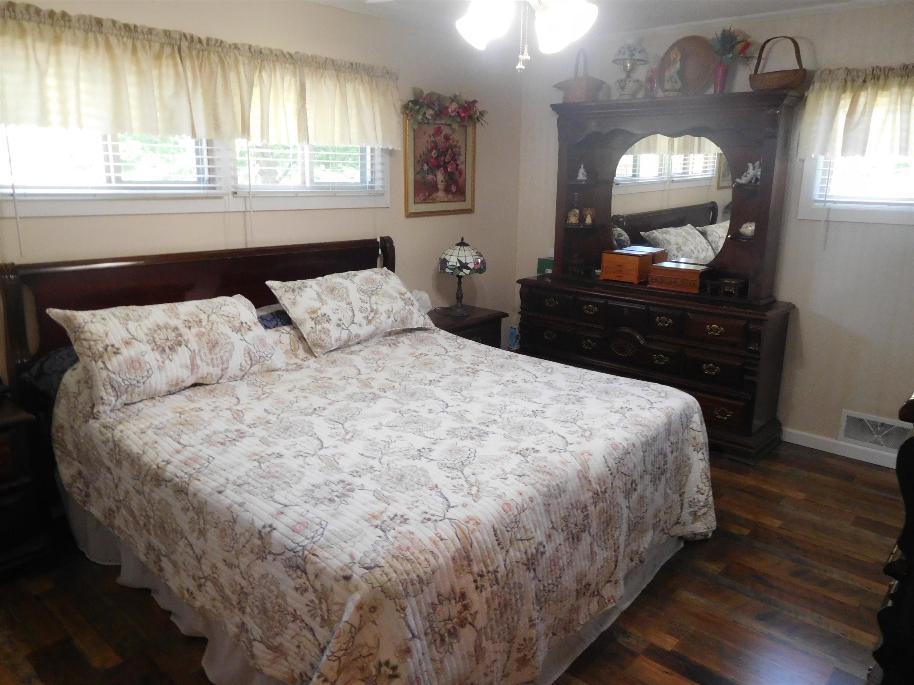 802 Thompson Street Gaffney, SC 29340 - Photo 8 of 23