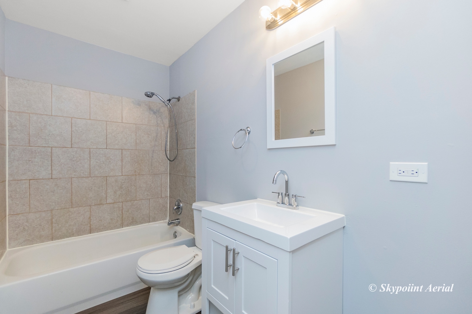 3145 Nottingham Avenue Markham, IL 60428 - Photo 12 of 27 a bathroom with a sink toilet and shower