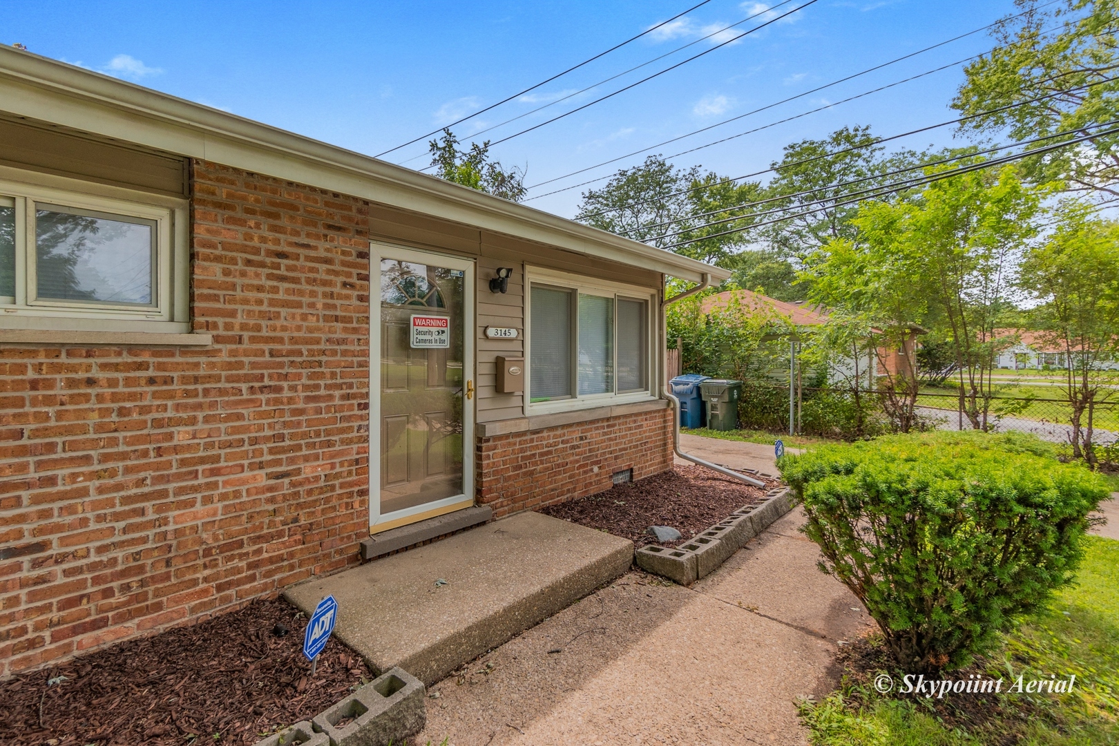 3145 Nottingham Avenue Markham, IL 60428 - Photo 21 of 27 a view of a back yard of the house
