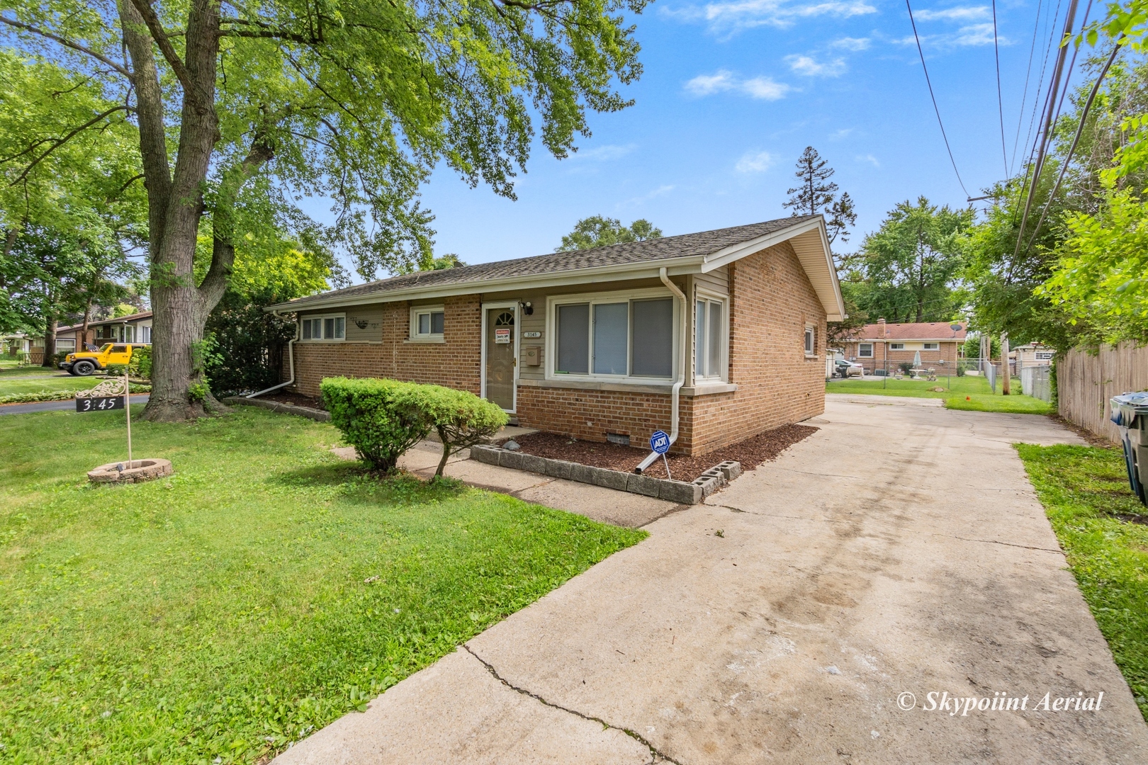 3145 Nottingham Avenue Markham, IL 60428 - Photo 26 of 27 a view of backyard with a garden and plants