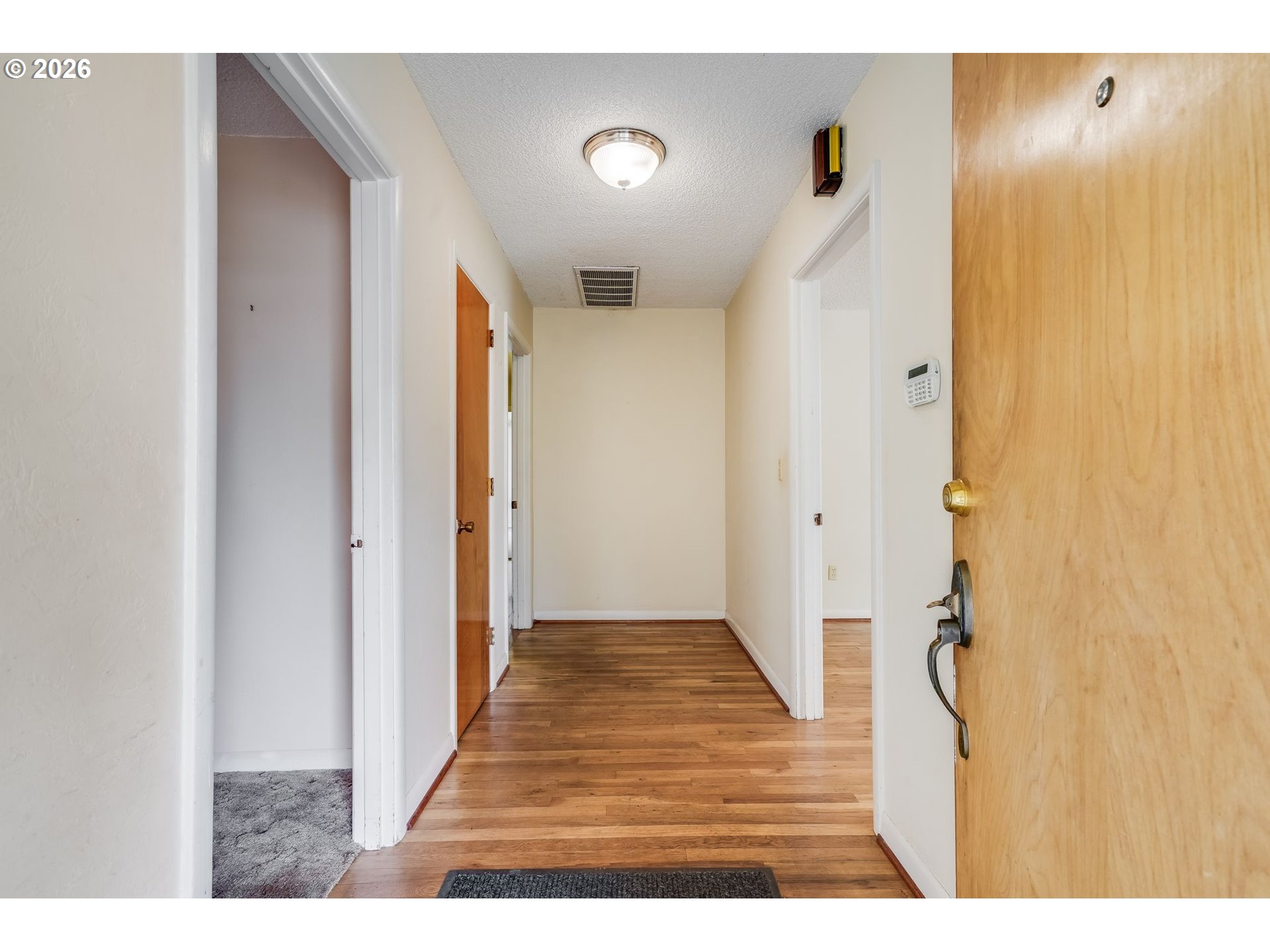 2537 B Street Hubbard, OR 97032 - Photo 11 of 43 Entrance/Foyer
