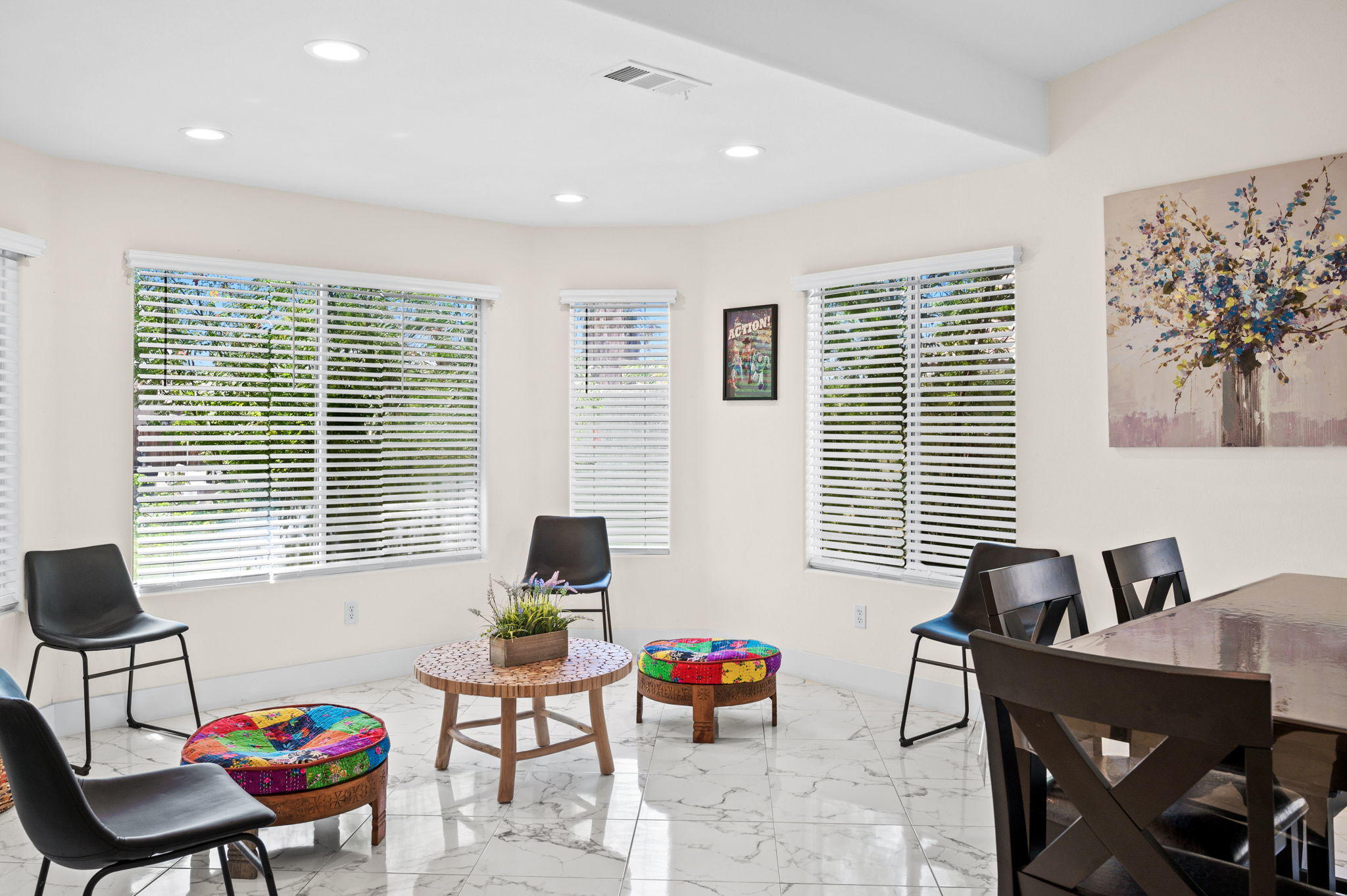 68210 Empalmo Road Cathedral City, CA 92234 - Photo 6 of 34 a livingroom with workspace and a window