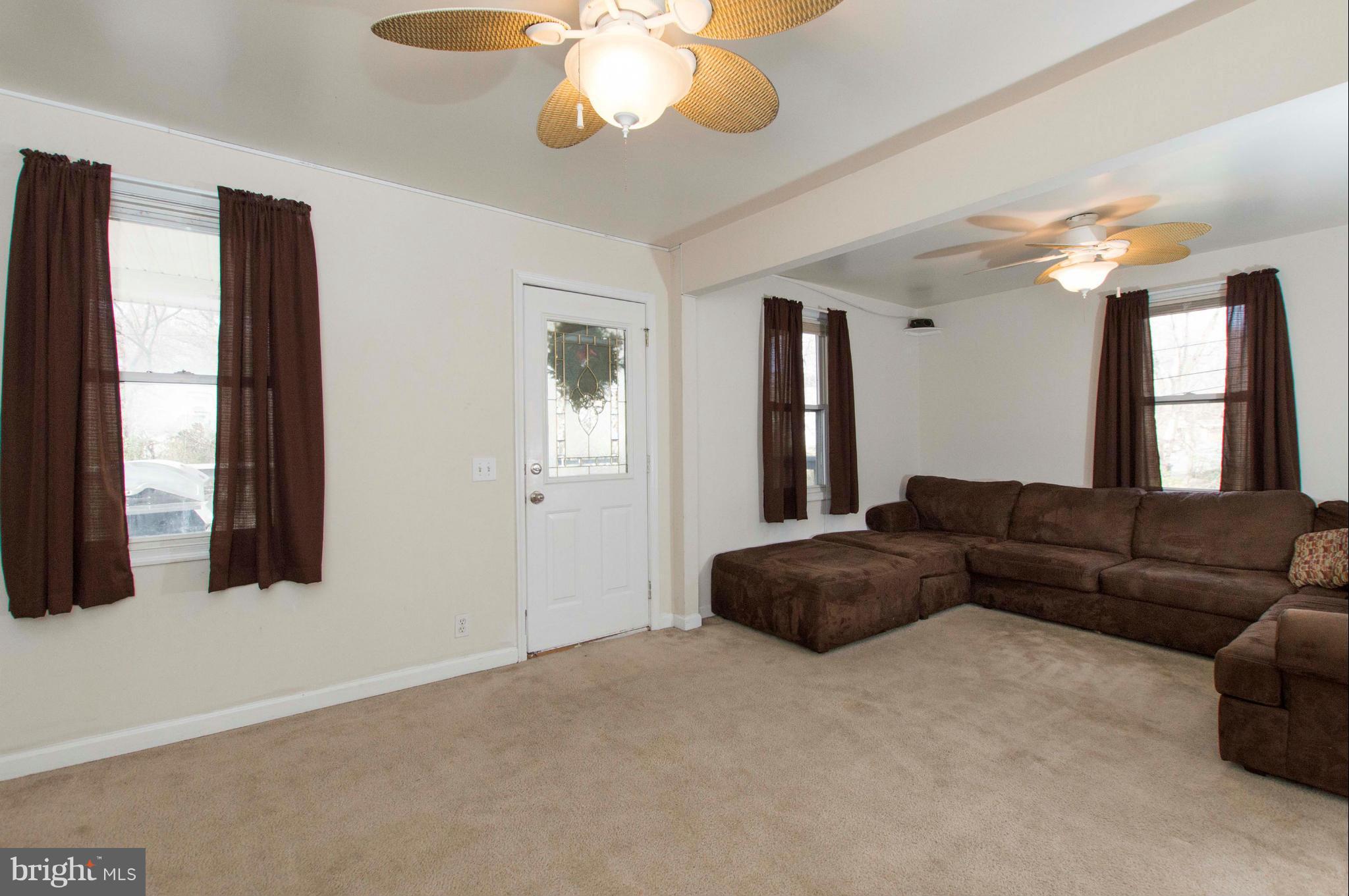 2336 Ruth Avenue Baltimore, MD 21219 - Photo 8 of 30 Living Room