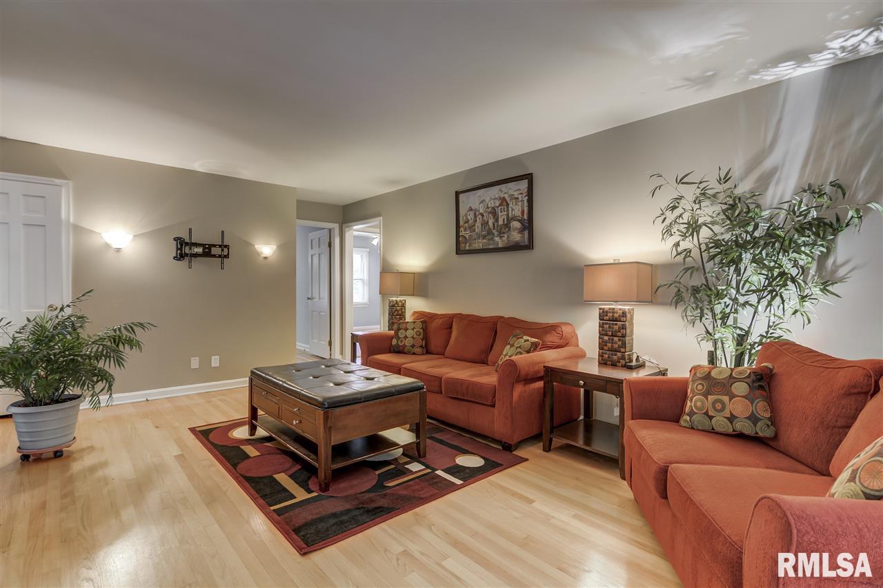 1733 West Jackson Street Springfield, IL 62704 - Photo 3 of 35 Gallery Image 3