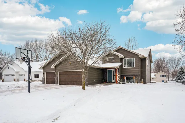$375,000 | 29614 Nathan Avenue, Lindstrom, MN 55045