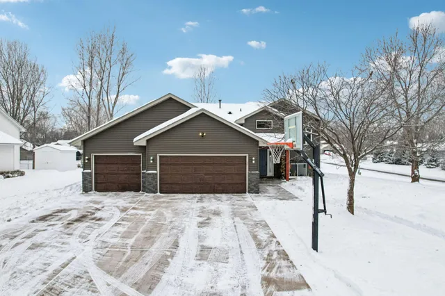 $375,000 | 29614 Nathan Avenue, Lindstrom, MN 55045