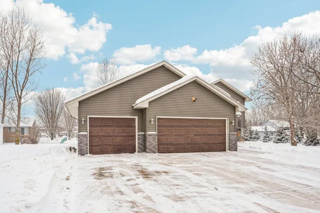 $375,000 | 29614 Nathan Avenue, Lindstrom, MN 55045