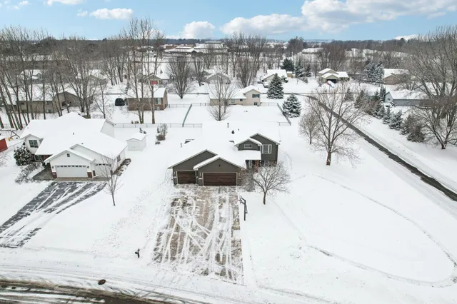 $375,000 | 29614 Nathan Avenue, Lindstrom, MN 55045