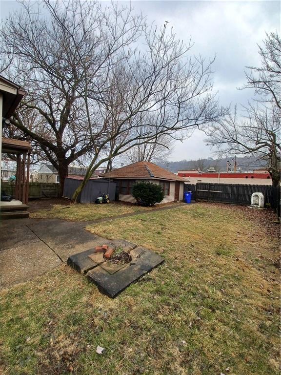 912 Washington Avenue Monaca, PA 15061 - Photo 4 of 23 Yard