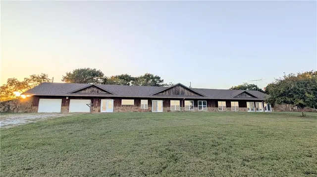 $849,000 | 742 Monroe Street, El Dorado Springs, MO 64744