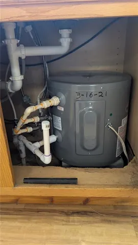 $849,000 | 742 Monroe Street, El Dorado Springs, MO 64744