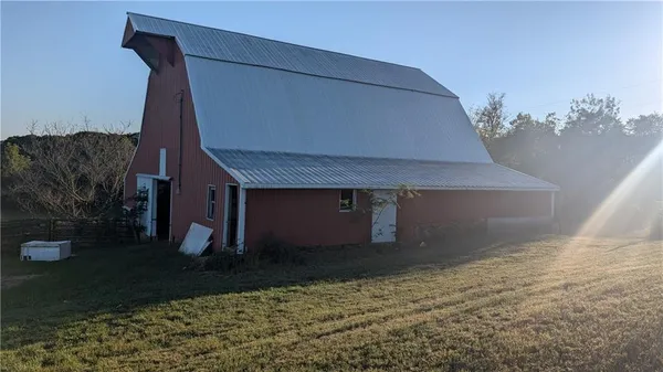 $749,000 | 742 Monroe Street, El Dorado Springs, MO 64744