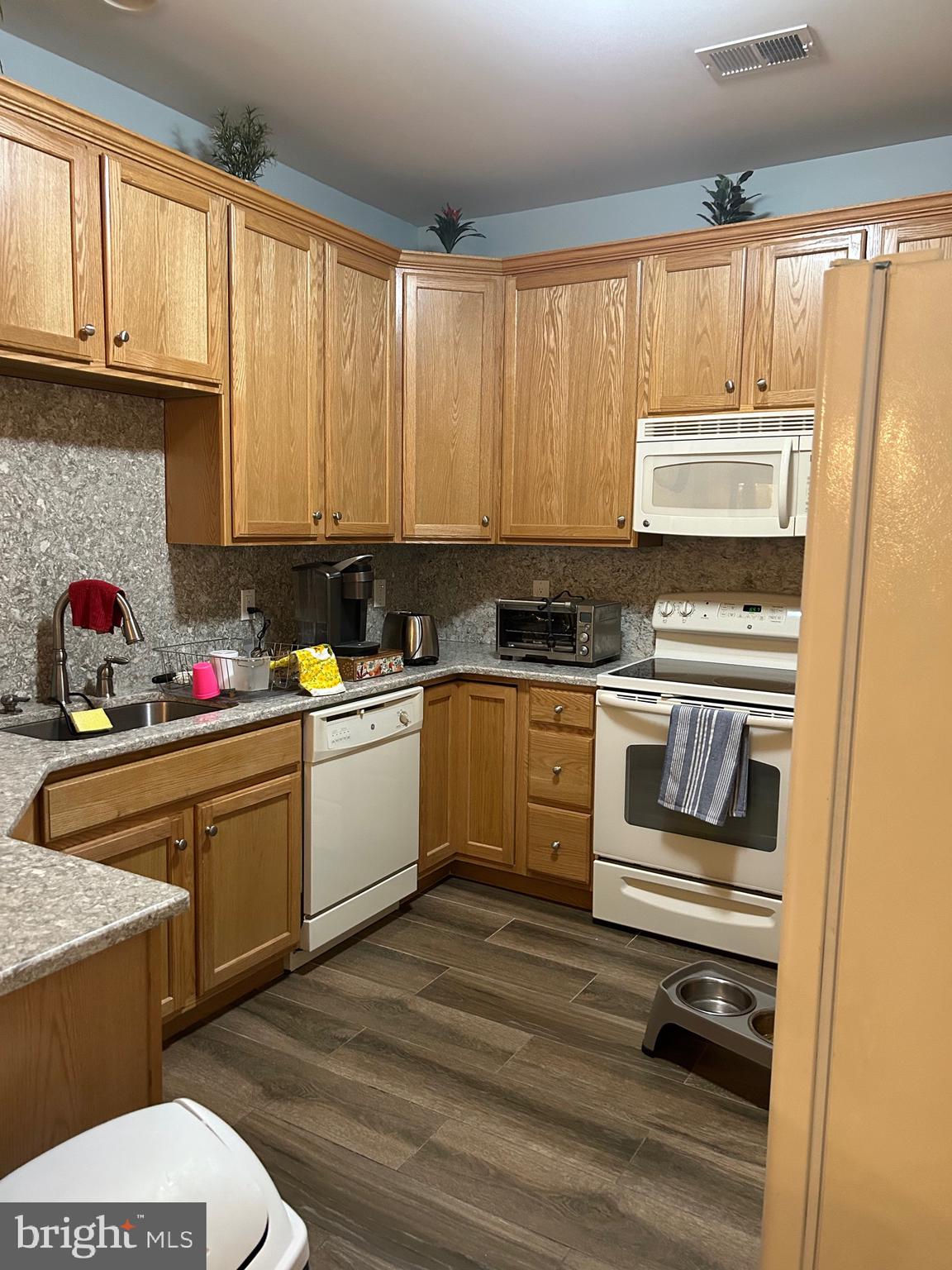 104 Raphael Court Williamstown, NJ 08094 - Photo 4 of 16 Gallery Image 4
