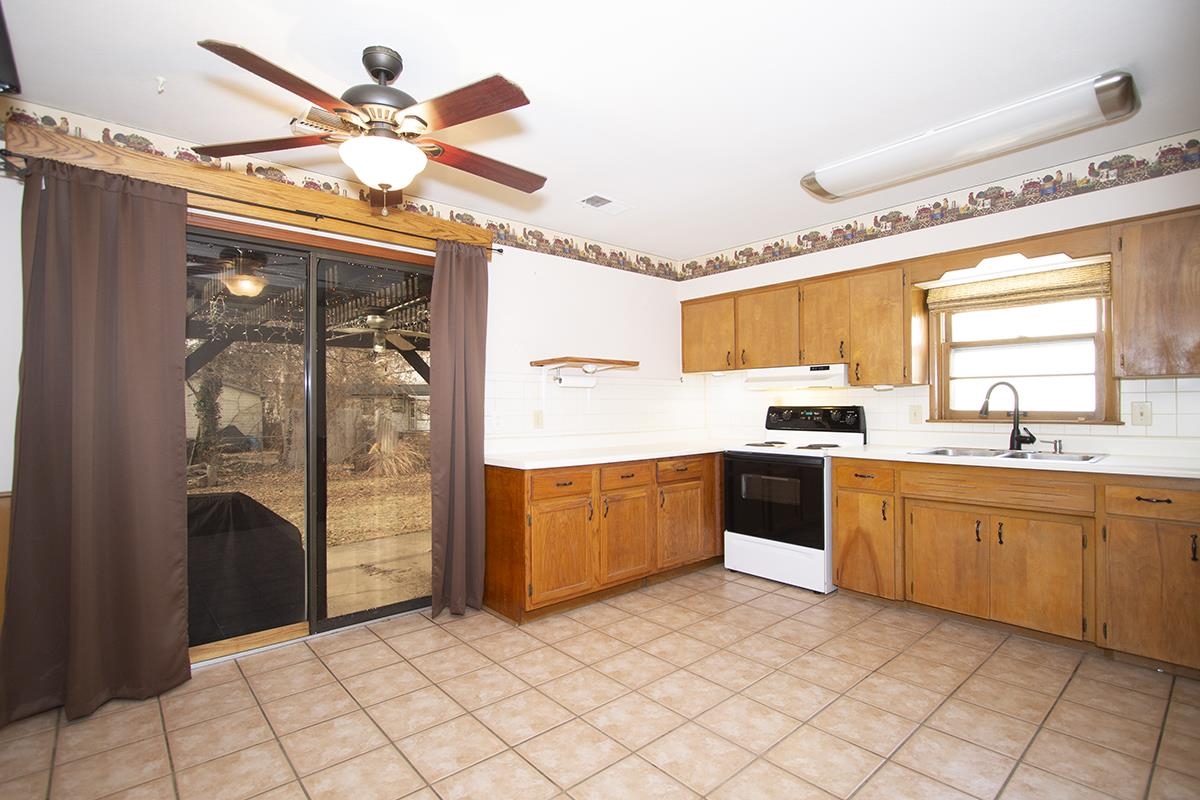 5261 South Madison Avenue Wichita, KS 67216 - Photo 6 of 18