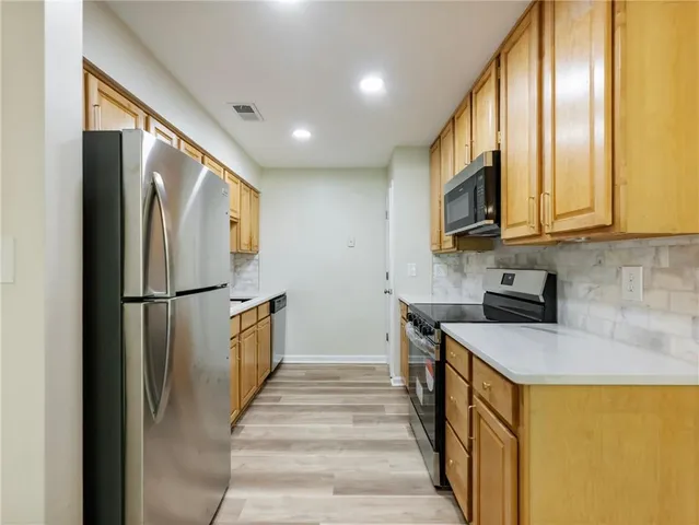 $2,000 | 605 Candler Street, Unit C2, Gainesville, GA 30501