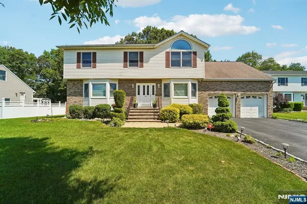 $829,000 | 22 Brighton Terrace, Parsippany, NJ 07054