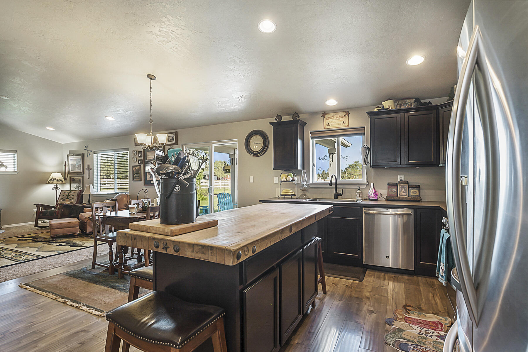 67140 Harrington Loop Road Bend, OR 97703 - Photo 10 of 37 Stainless Appliances