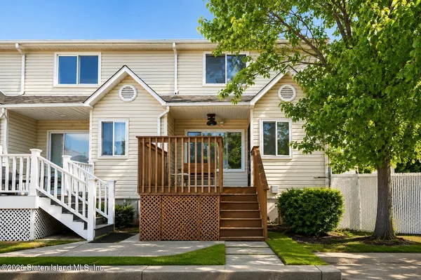 $549,999 | 27 Sandy Lane | Tottenville