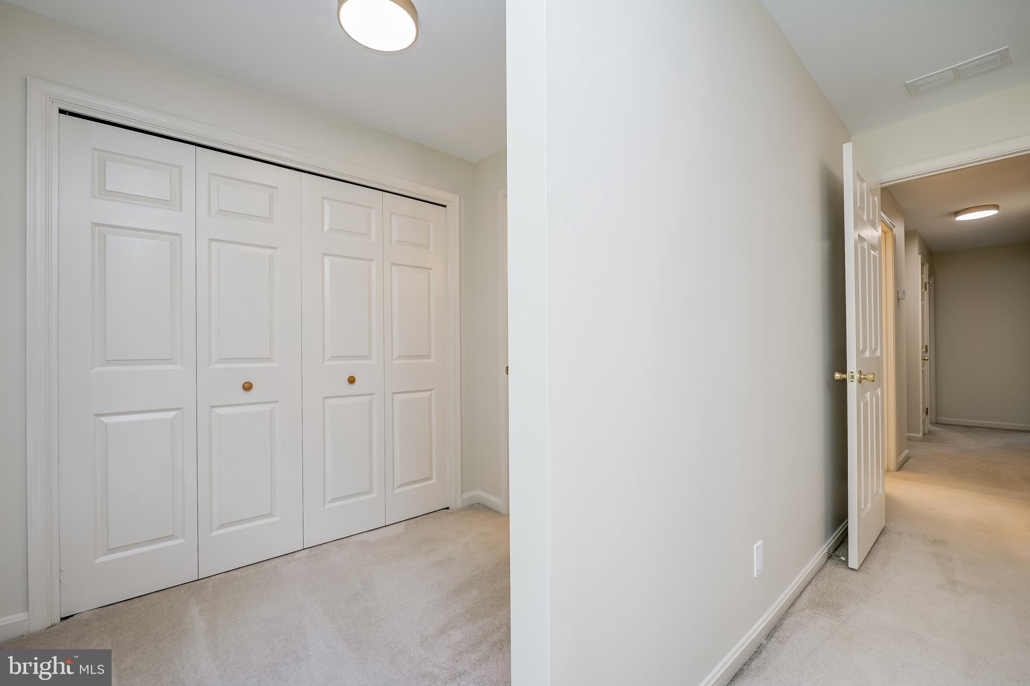 14048 Howard Road Dayton, MD 21036 - Photo 23 of 42 Dressing area and closet
