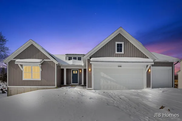 $529,900 | 1040 North Washington Street, Lowell, MI 49331