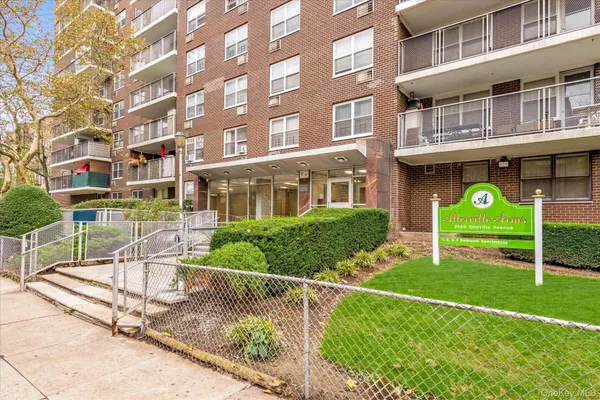 $225,000 | 2550 Olinville Avenue, Unit 4E | Bronxwood
