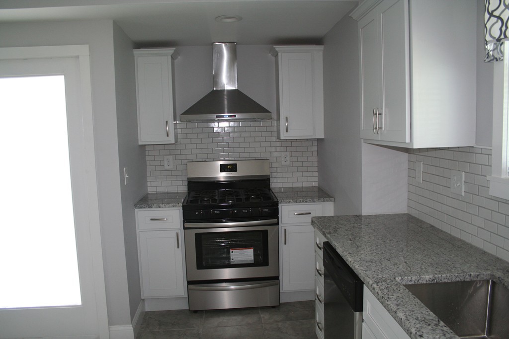 36 Irvington Street Springfield, MA 01108 - Photo 5 of 25 Gallery Image 5