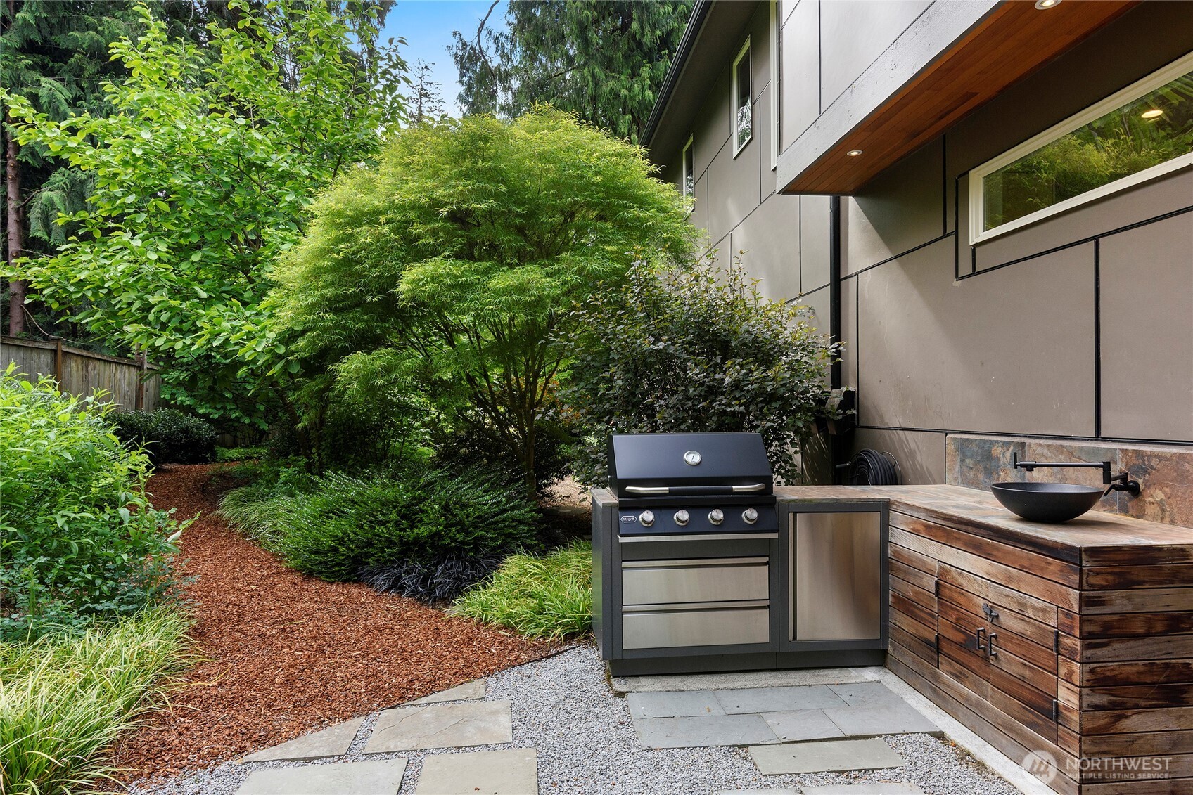 8587 Springridge Road Northeast Bainbridge Island, WA 98110 - Photo 19 of 40 Gallery Image 19