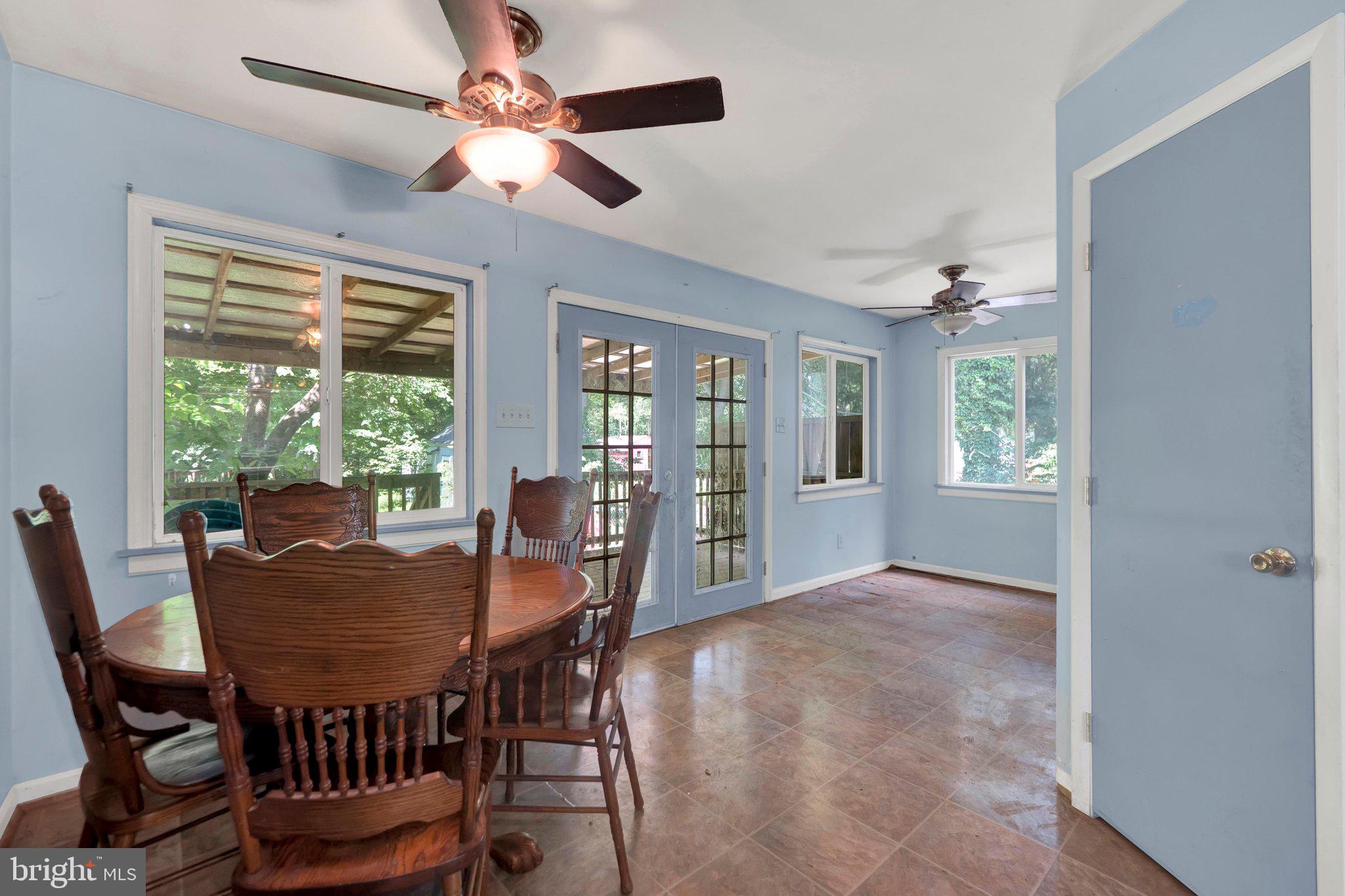 11024 Hickory School Road Williamsport, MD 21795 - Photo 5 of 16 Walkout to Rear Deck