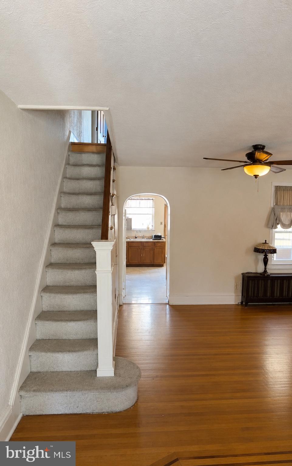 1102 Morris Street Philadelphia, PA 19148 - Photo 2 of 12 Photo virtually cleaned