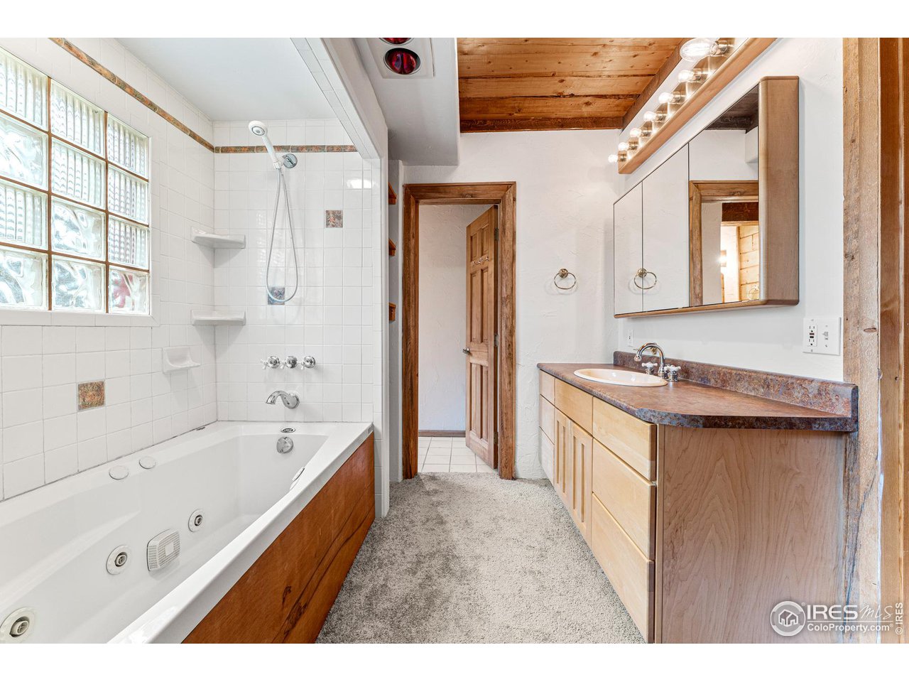 3907 Ridge Road Nederland, CO 80466 - Photo 16 of 40 Main floor en-suite