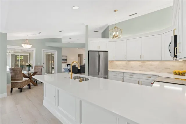 $625,000 | 331 Meadow Beauty Court, Venice, FL 34293