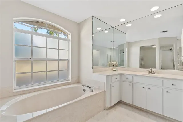 $625,000 | 331 Meadow Beauty Court, Venice, FL 34293