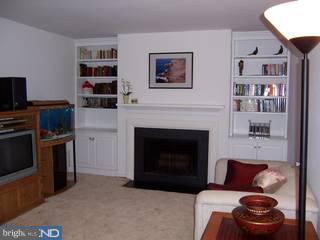 2710 Red Oak Circle Springfield, PA 19064 - Photo 2 of 6 Gallery Image 2