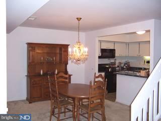 2710 Red Oak Circle Springfield, PA 19064 - Photo 3 of 6 Gallery Image 3