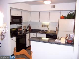 2710 Red Oak Circle Springfield, PA 19064 - Photo 5 of 6 Gallery Image 5