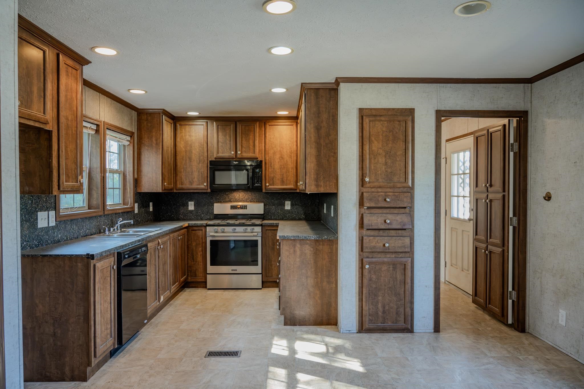 W5603 County Rd G Necedah, WI 54646 - Photo 6 of 68 Gallery Image 6