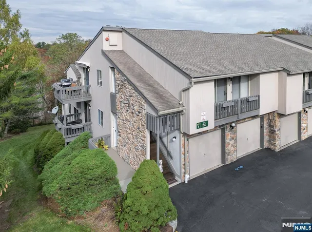 $685,000 | 2 Meyer Court, Unit 1602, West Orange, NJ 07052