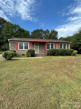 $1,600 | 305 Briarwood Drive, Dallas, NC 28034