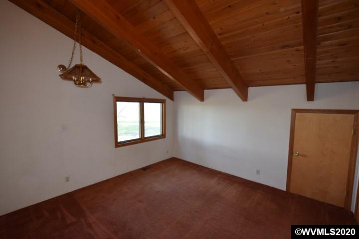 9499 Golf Club Road Southeast Aumsville, OR 97325 - Photo 11 of 21