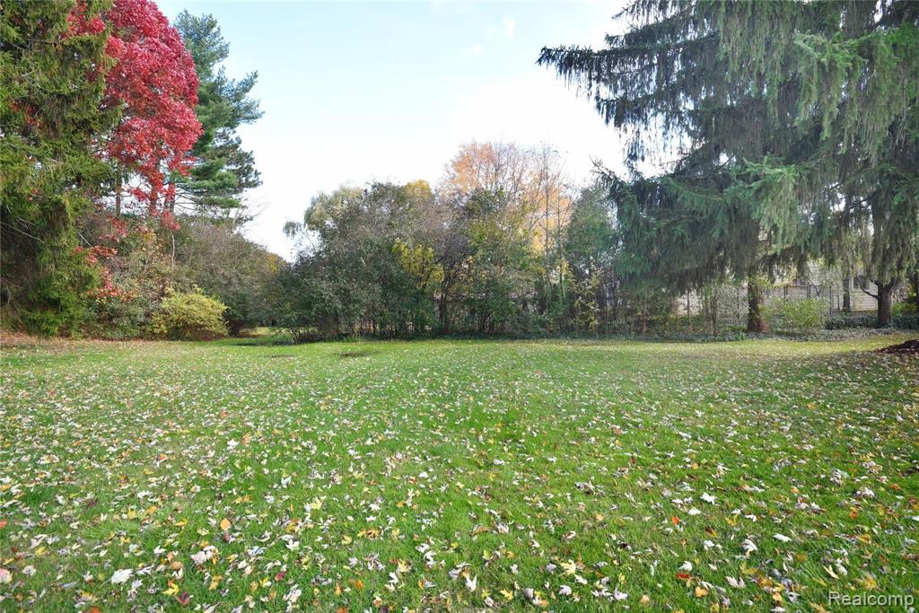 146 West Hickory Grove Road Bloomfield Hills, MI 48304 - Photo 27 of 27