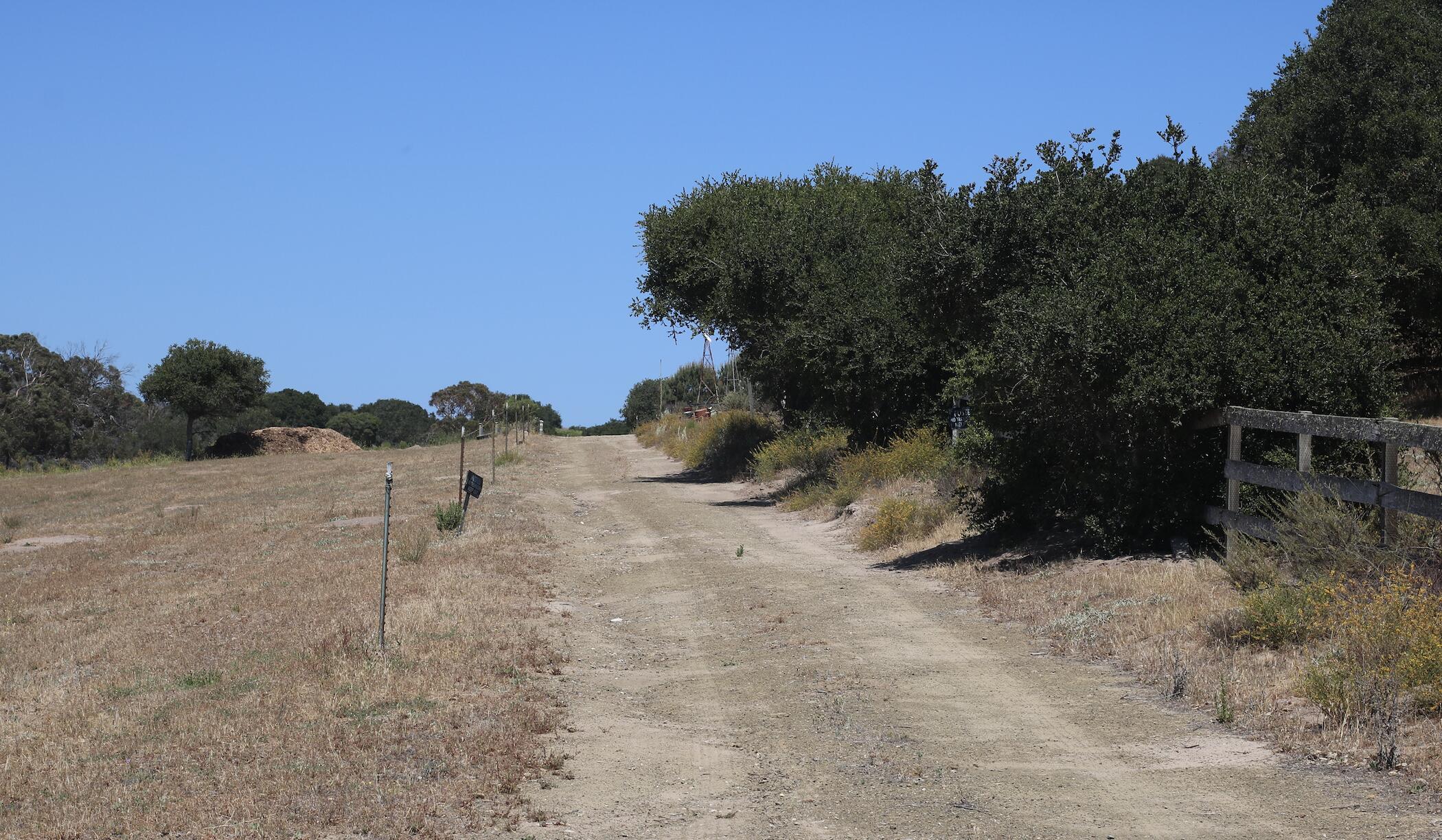 1990 Tularosa Road Lompoc, CA 93436 - Photo 26 of 36 Entry Road