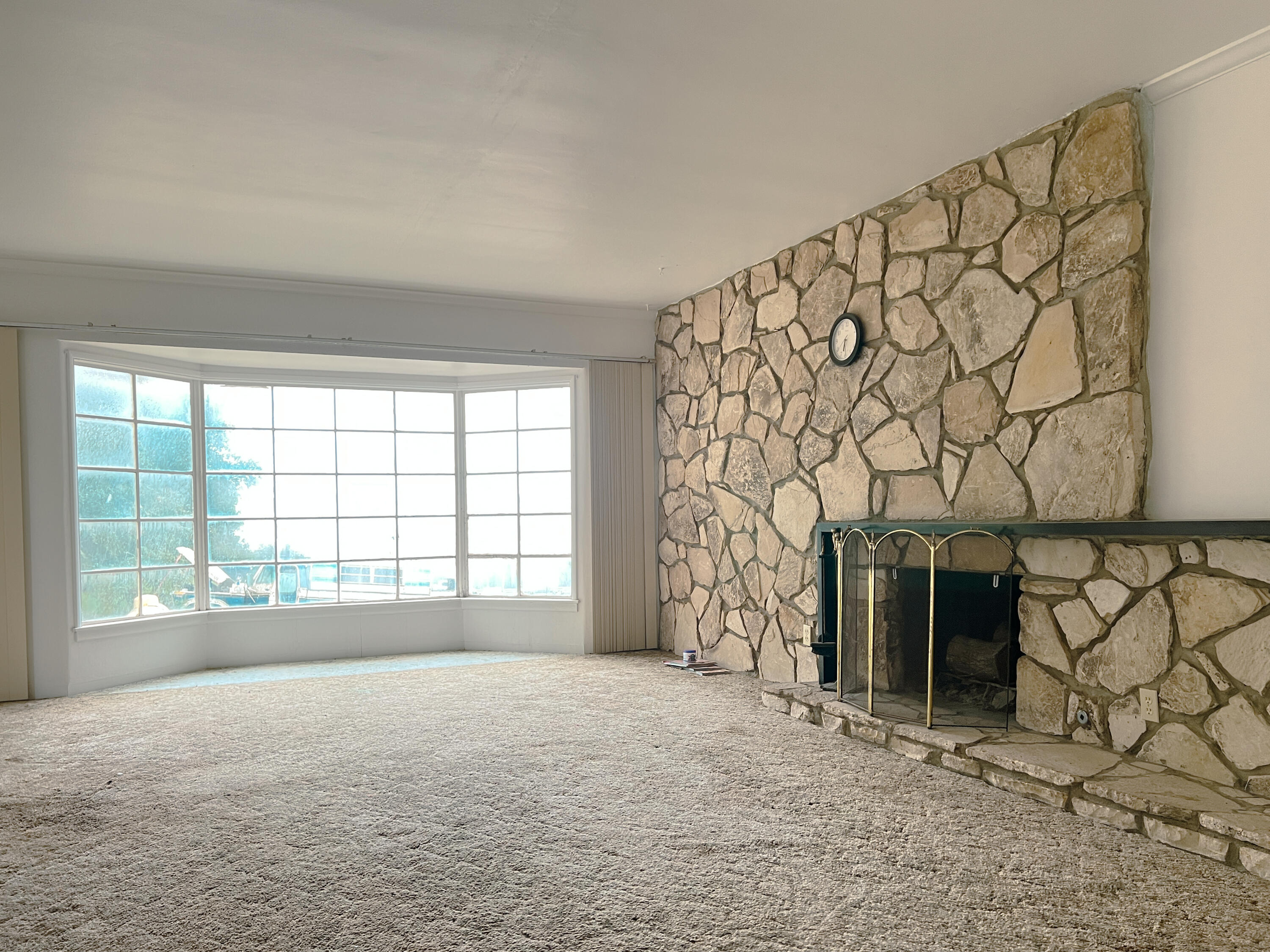 1990 Tularosa Road Lompoc, CA 93436 - Photo 27 of 36 Living Room I